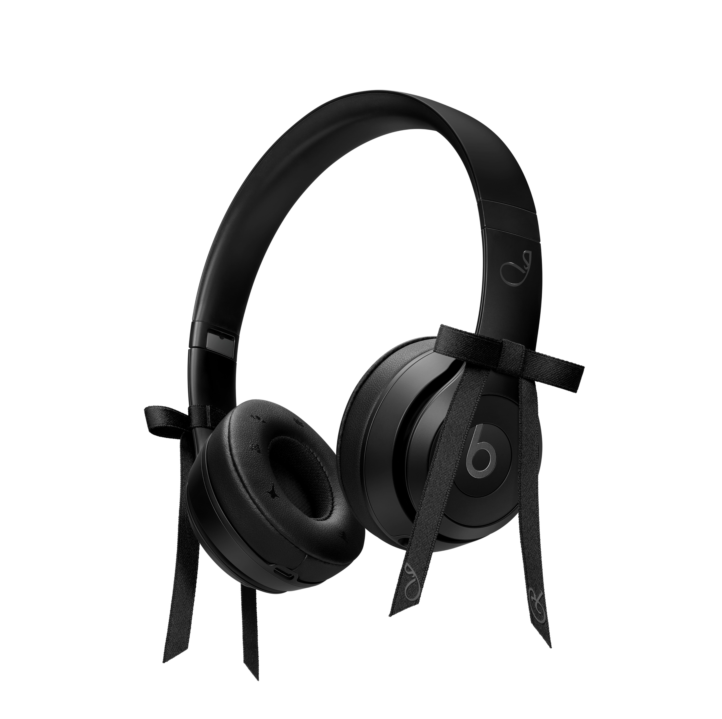 玛瑙⿊色 Beats Solo 4 的特写